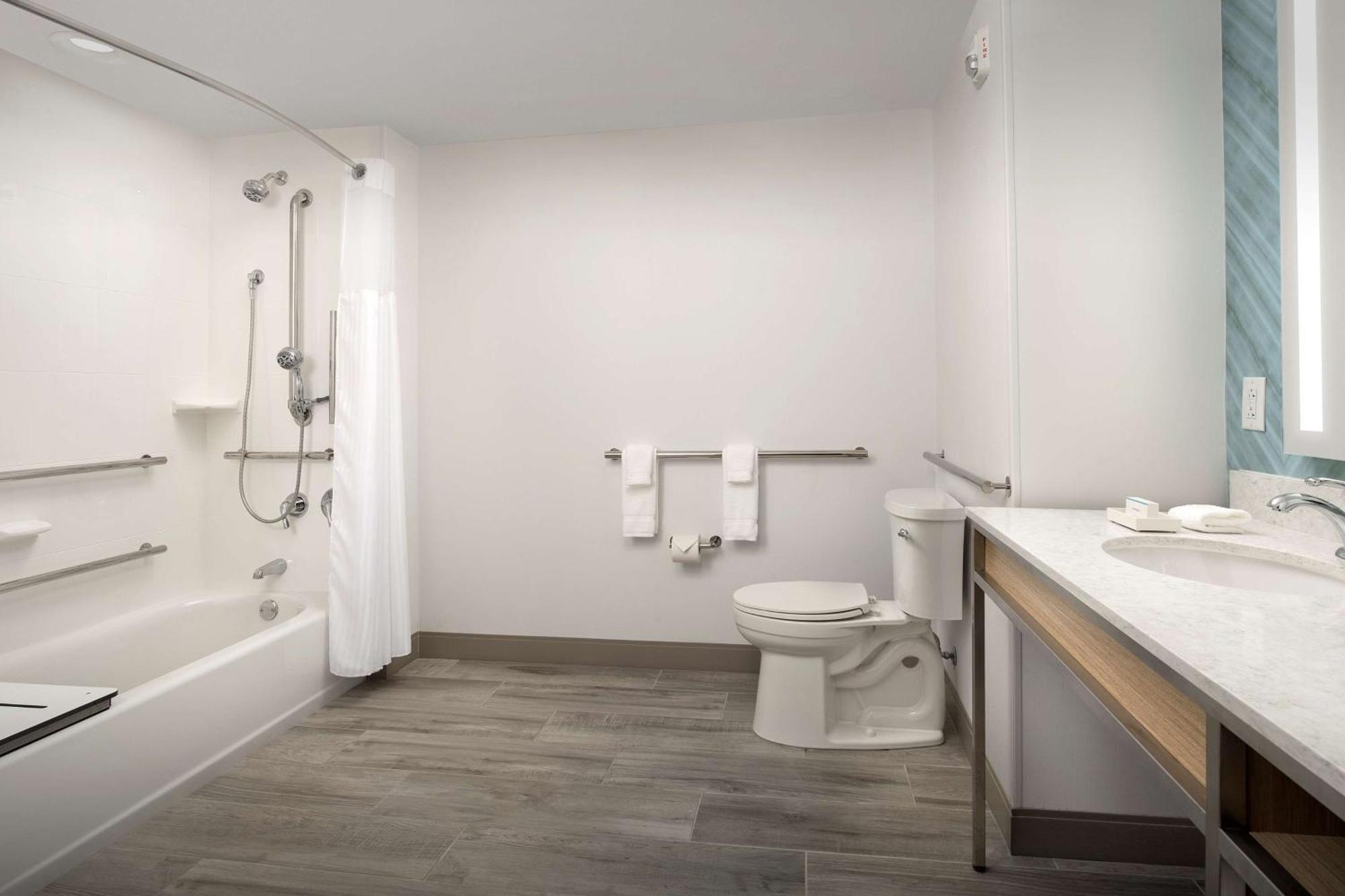 Hilton Garden Downtown 3*